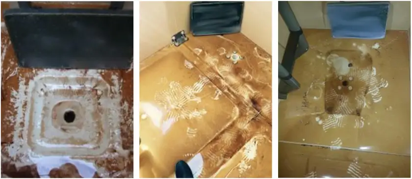 The inside of the water tank is dirty.