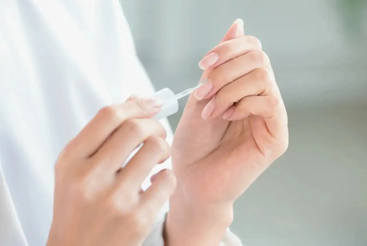 爪全体に揉み込むようにマッサージ