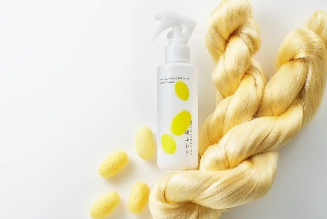 整えるヘアミスト「絹ふわり」