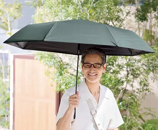 今や「男の日傘」は常識？ 「通販生活」は13年前に売っていました