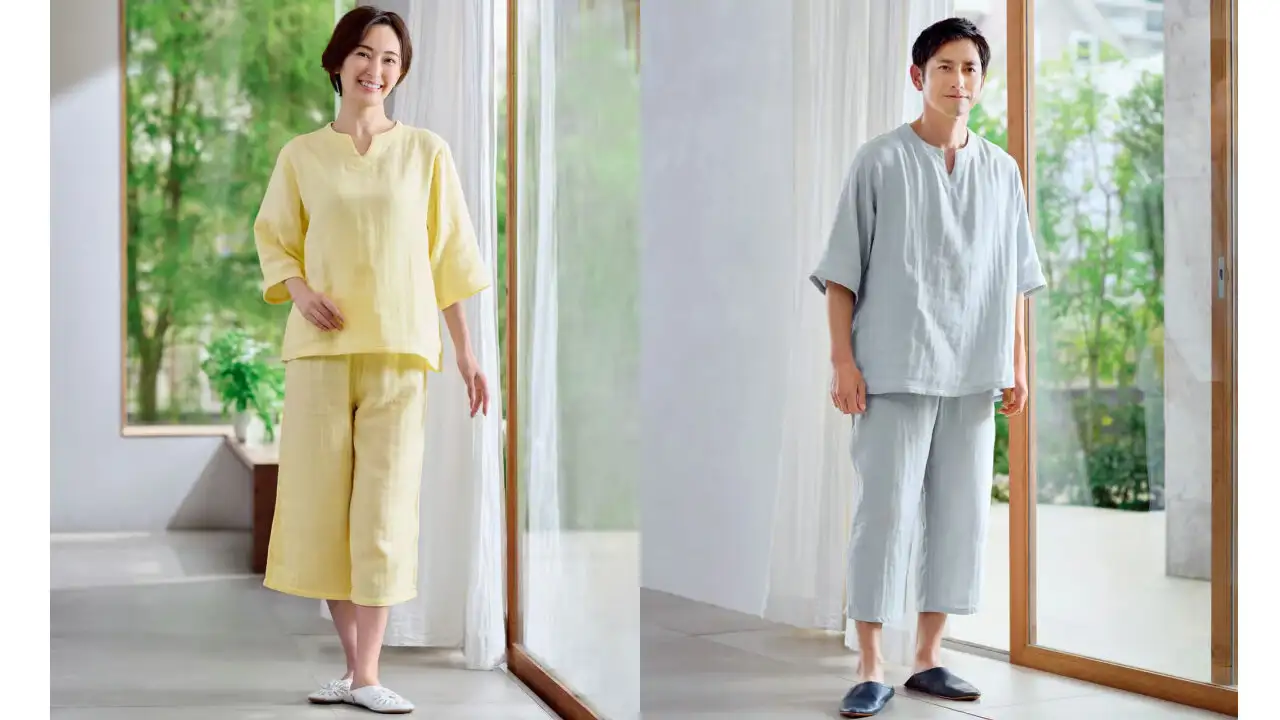 商品『羽衣ガーゼのパジャマ』を着たモデルの女性と男性