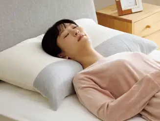 画像：フジヒート&reg;発熱首すじ枕カバー