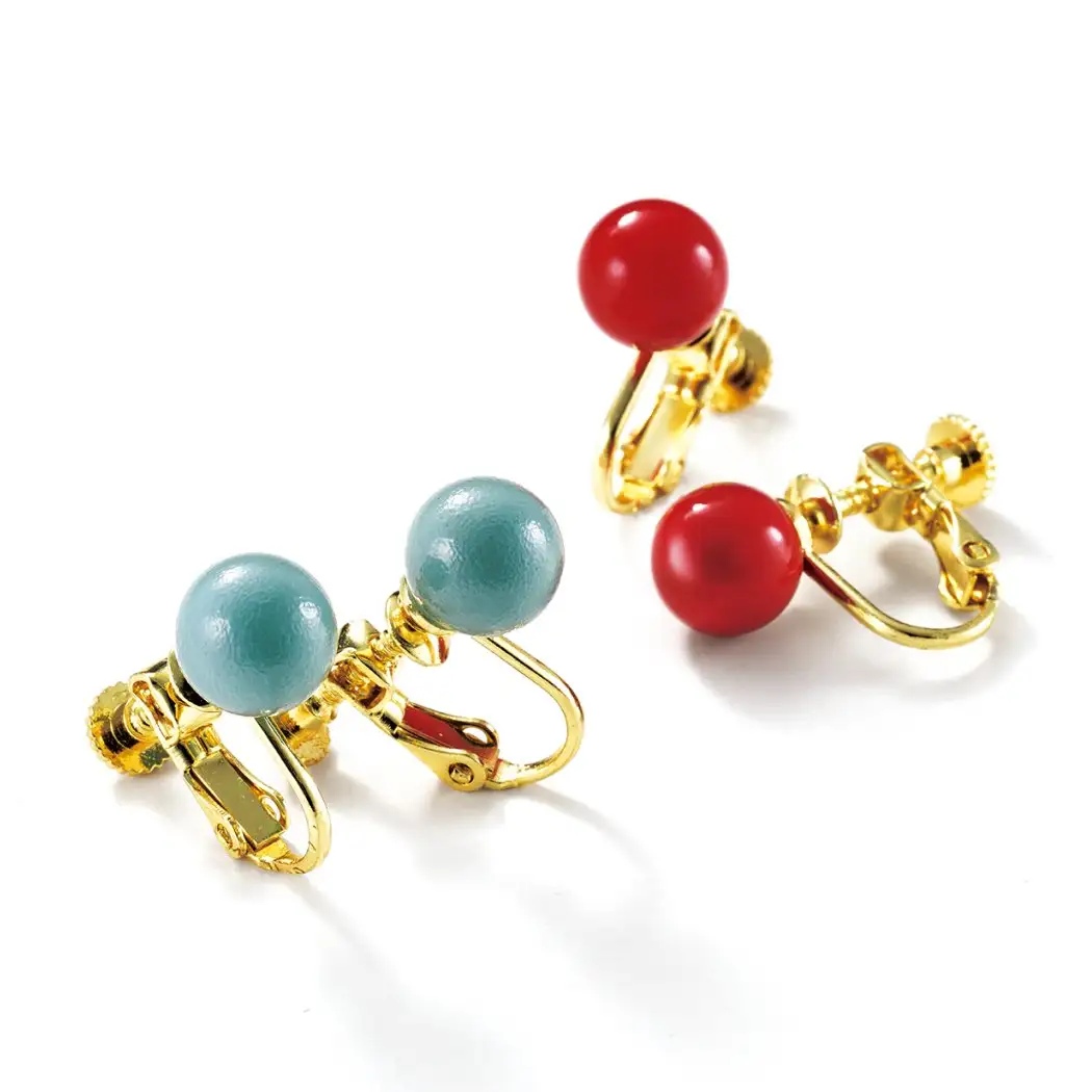 画像：うるしのイヤリング