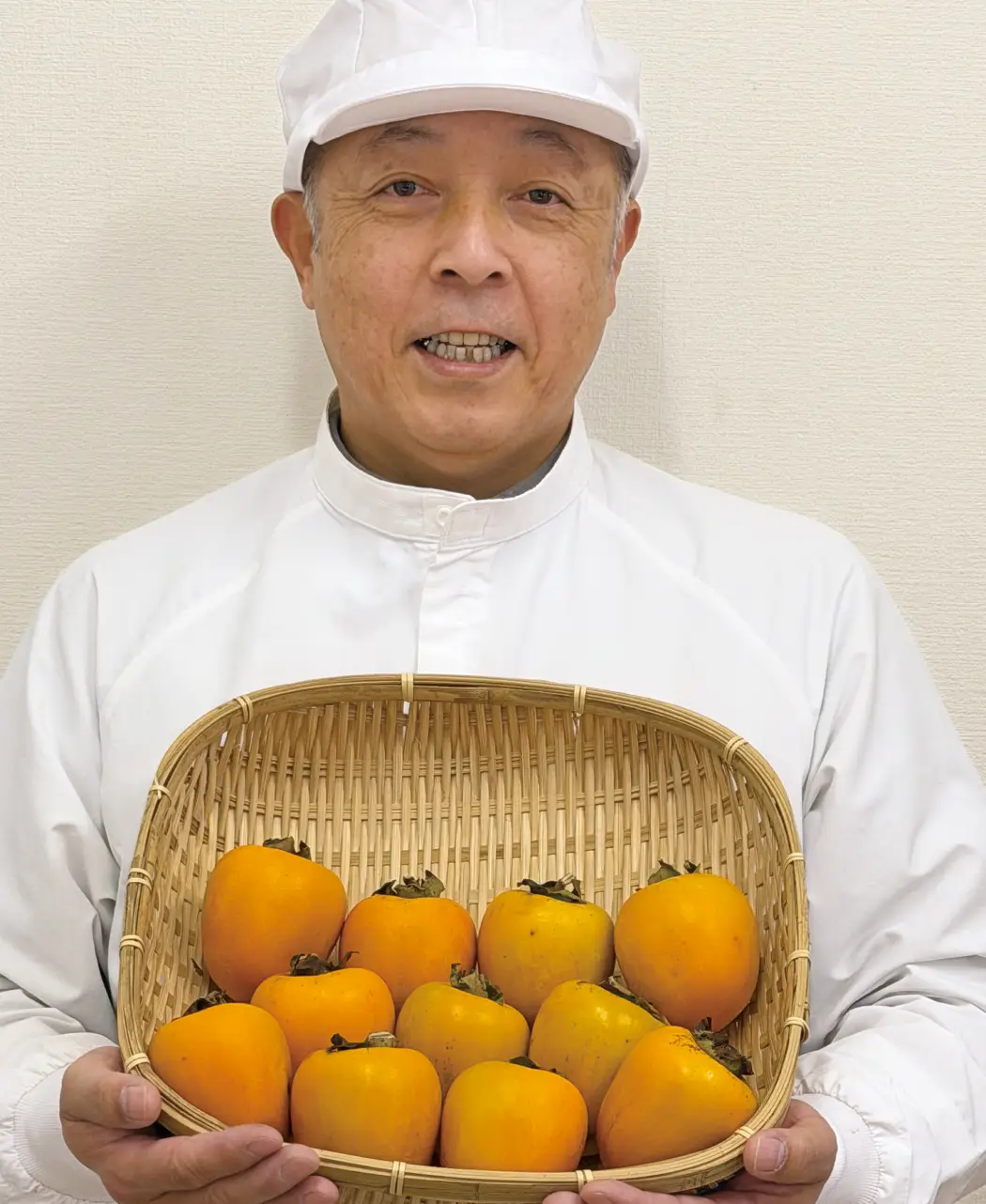 通販生活®無燻蒸ころ柿（12個組） 希少な無添加の干し柿の果肉は