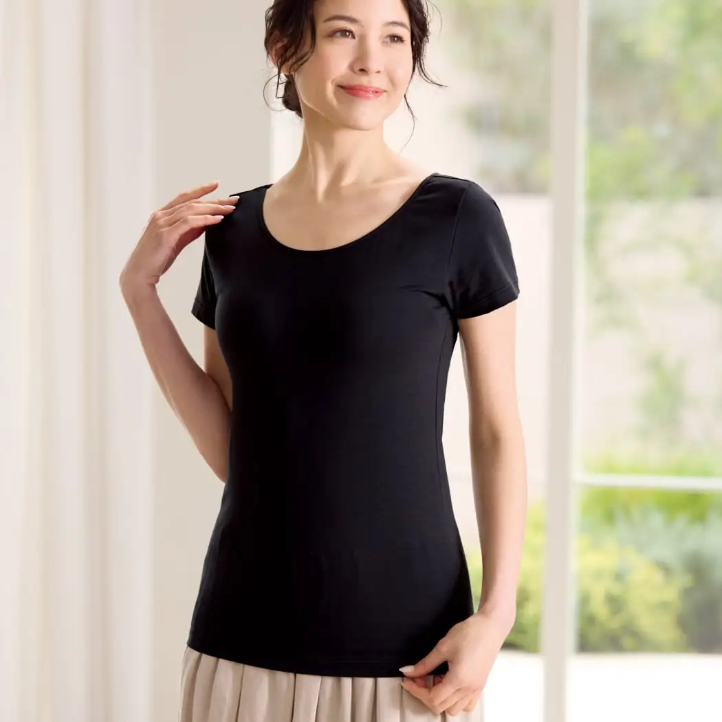 画像：フジヒートの夏用半袖シャツ