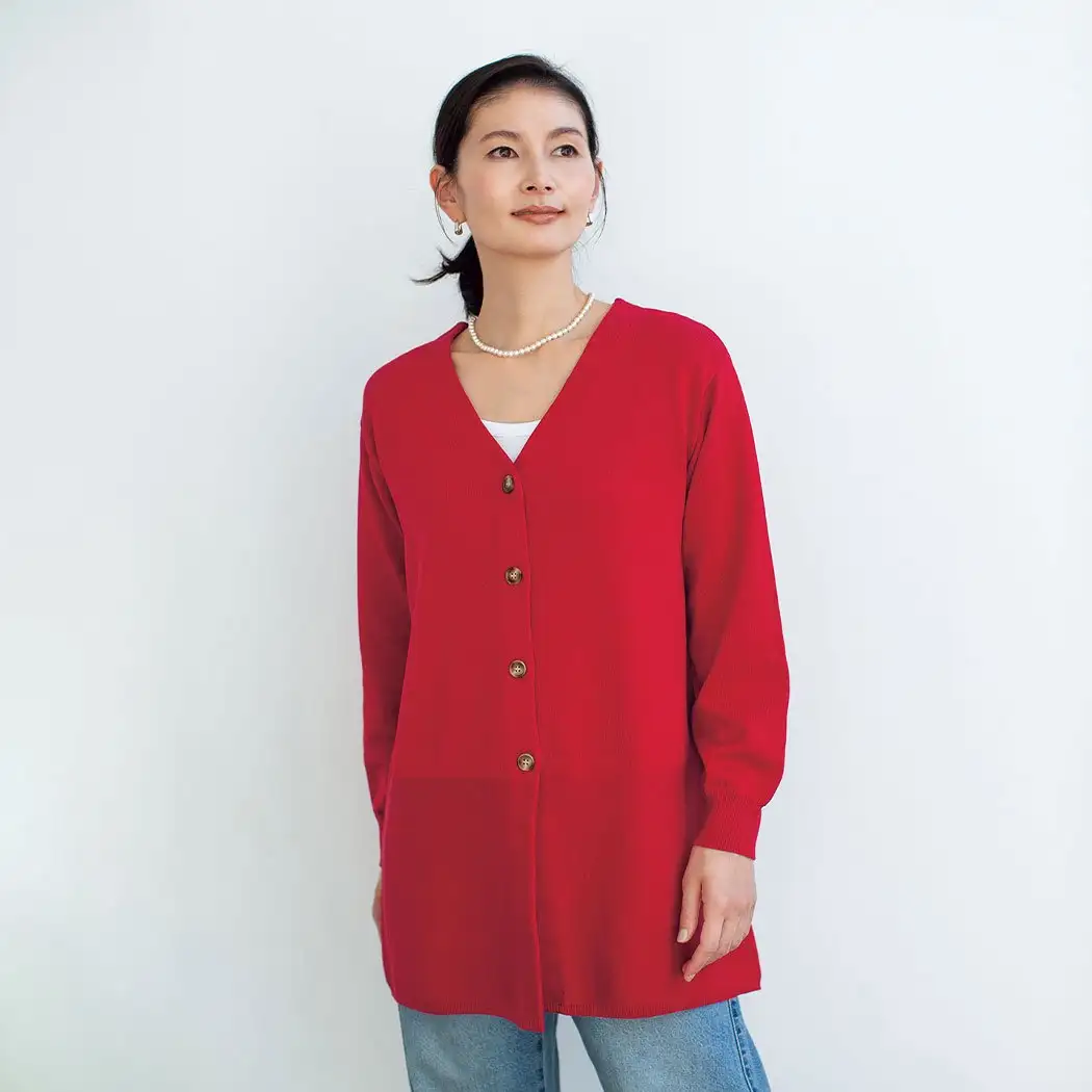 画像：コットンシルクVネックカーディガン