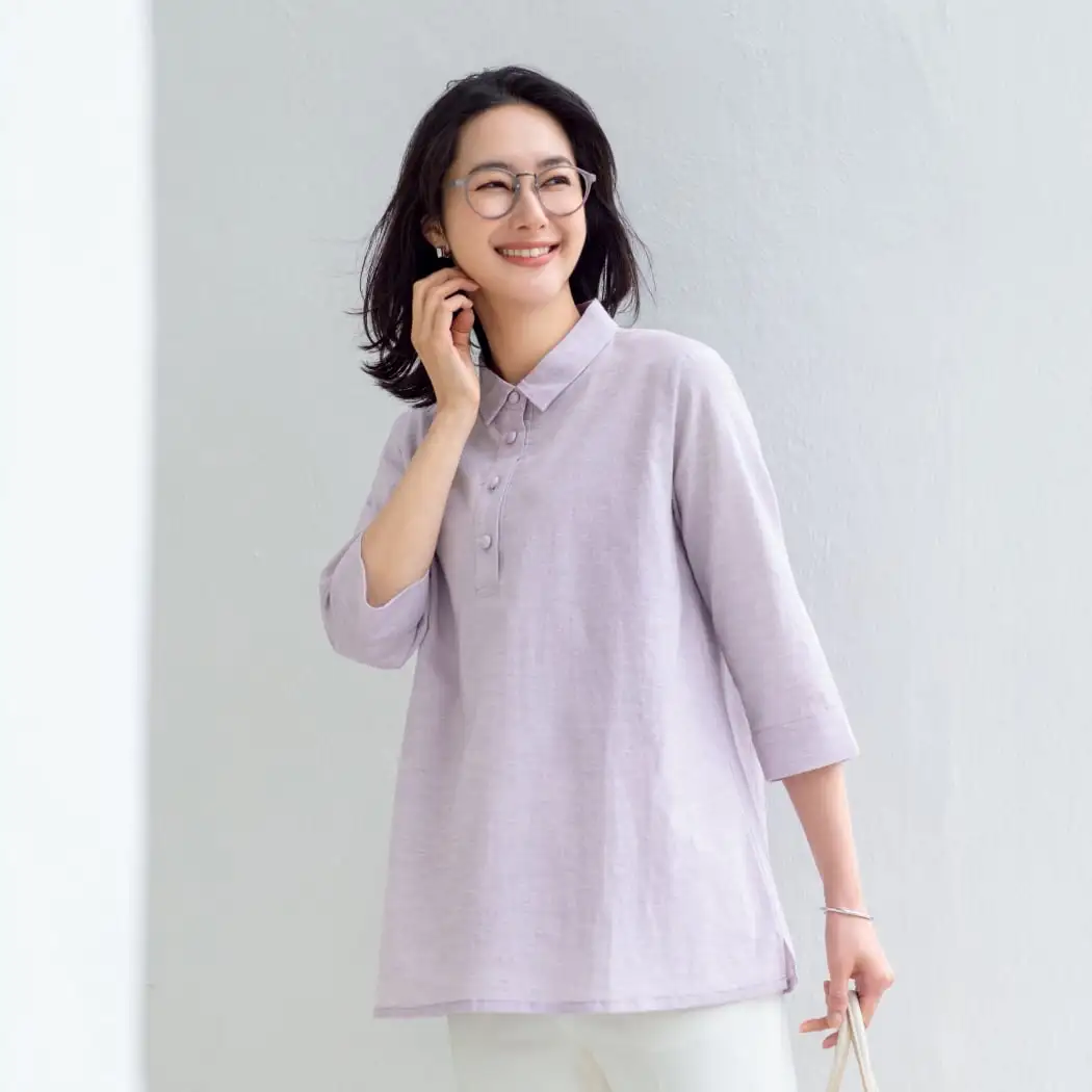 画像：やわらか綿のポロブラウス