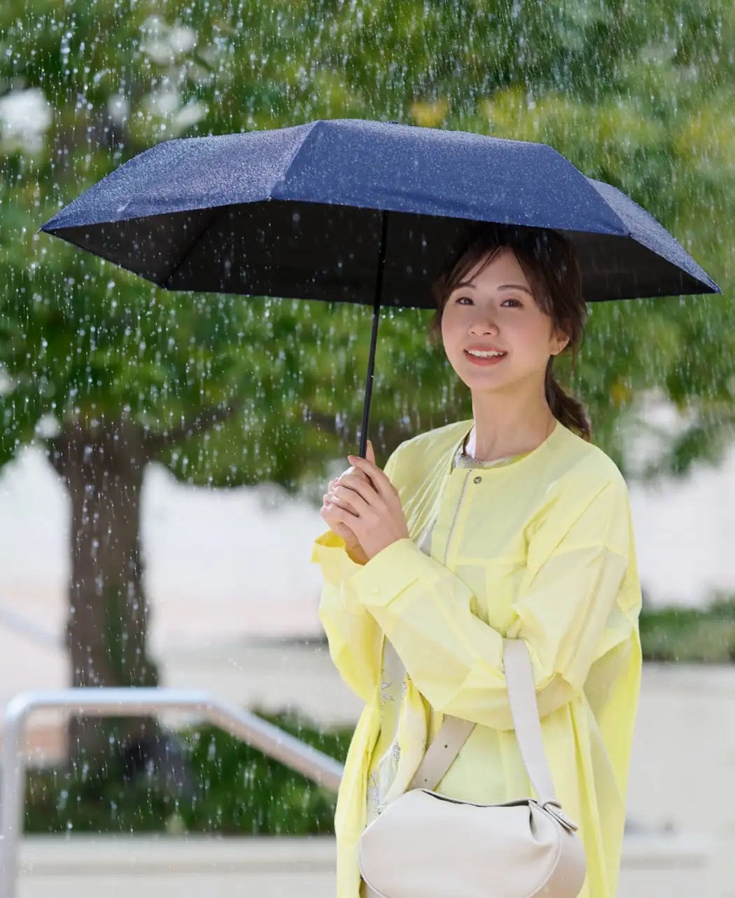 軽い晴雨兼用日傘1