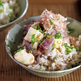 鰹と長イモの梅あえ丼 イメージ