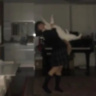 身体美すぎるネコ　　荻野桜子さん
